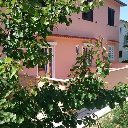 Guest house Marija Rab Town